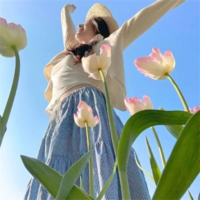 蒂拉和兰妮劫火车